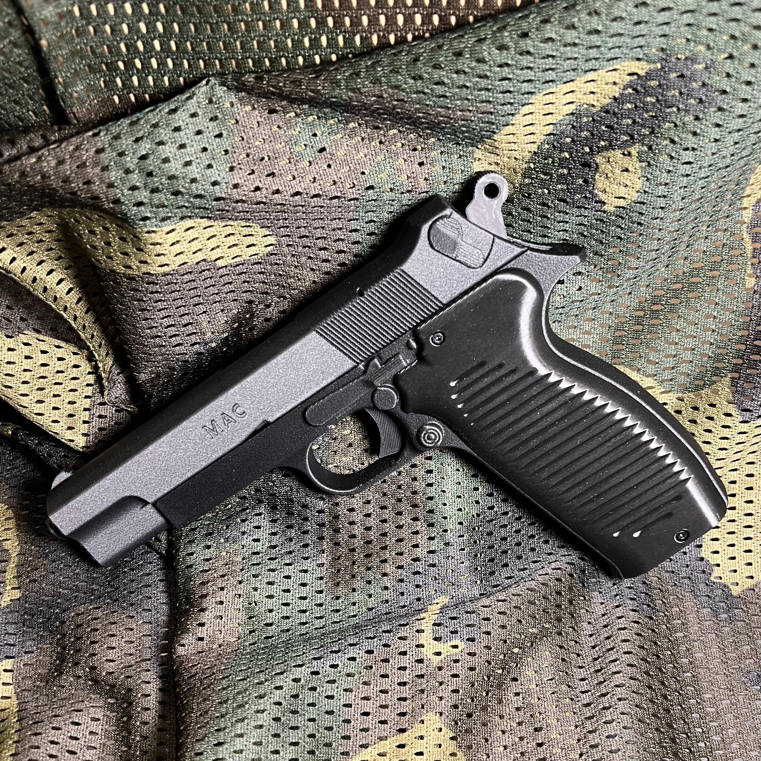 Reproduction factice pistolet MAC50