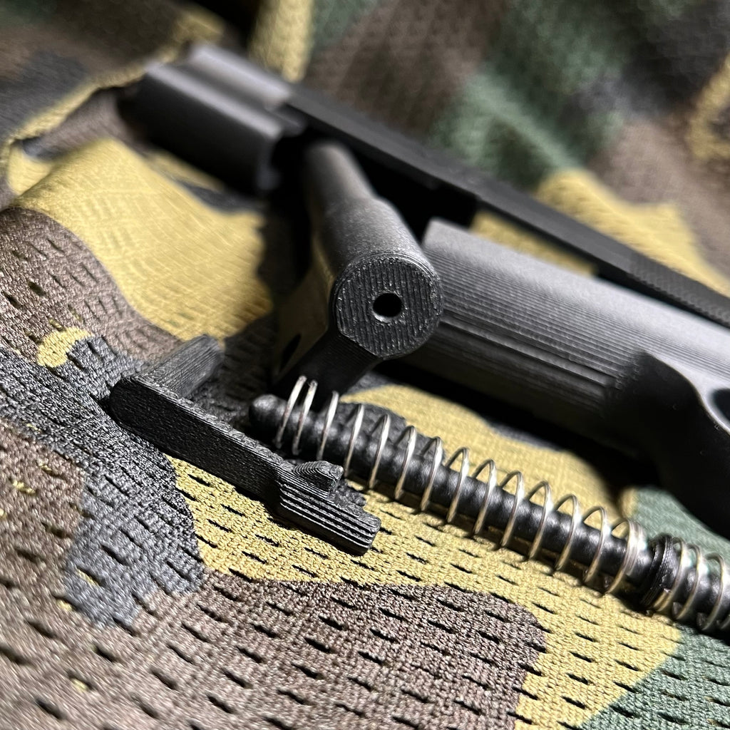 Reproduction factice pistolet MAC50